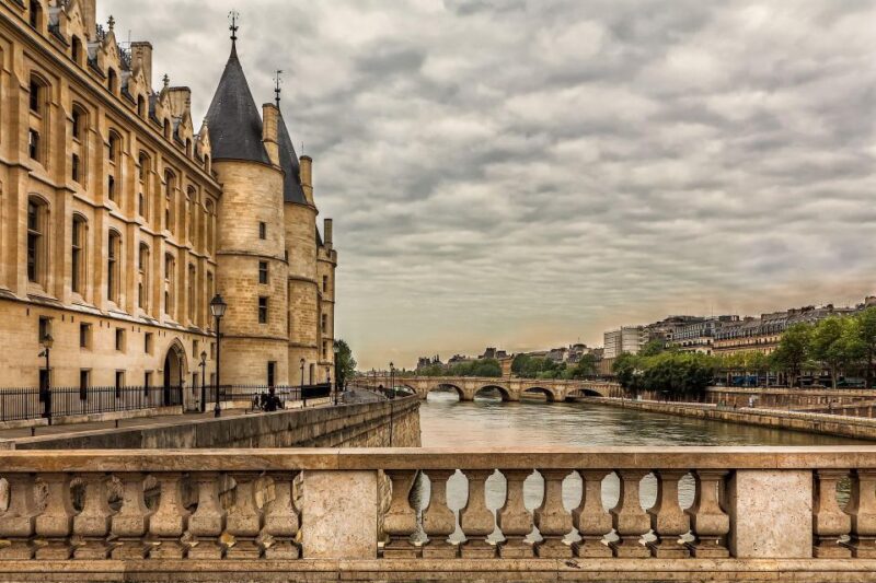 Paris: Seine River Walking Tour With Optional Musée Dorsay - Booking Information
