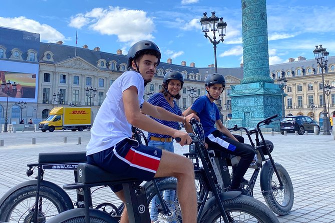 Paris Sightseeing Family Friendly Guided Electric Bike Tour - Photographic Opportunities
