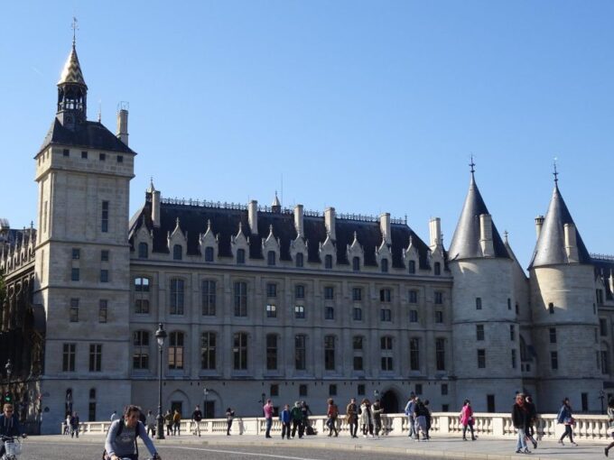 Paris: Ste Chapelle, Conciergerie Private Guided Tour +Entry - Why Book This Private Guided Tour?