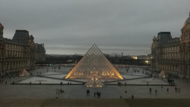 Paris: the Louvre a Private Tour - an Artists Insight - Diving Into the Histories Behind the Art