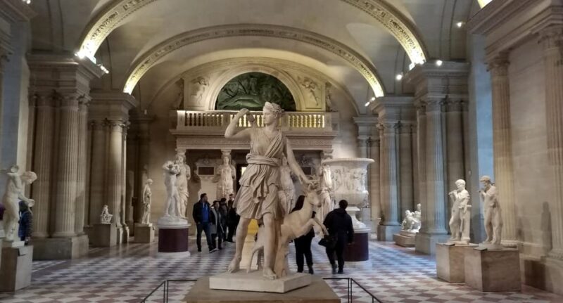 Paris: the Louvre a Private Tour - an Artists Insight - Navigating the Louvre With Ease