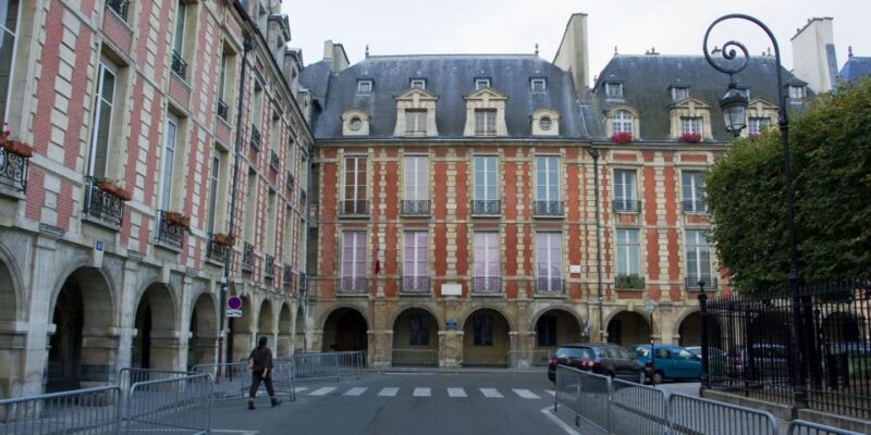 Paris: The Marais Guided Walking Tour - Experience Highlights