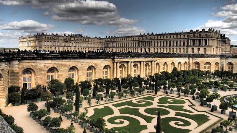 Paris: Versailles Palace Private 2 Way-Transfer - Key Points