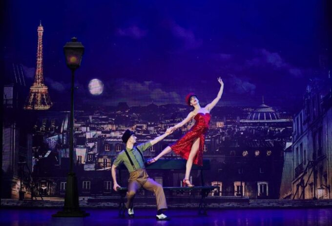 Paris: VIP Dinner and Cabaret Show at Paradis Latin - What to Expect