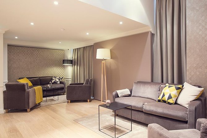 Paris VIP Shopping Experience With Lounge Access, Lunch and Transfer - Meeting and Pickup Details