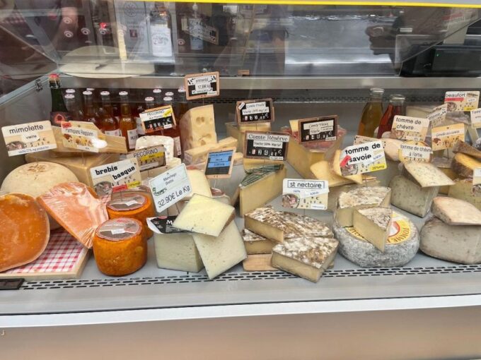 Paris: Walking Food Tour With Cheese, Wine and Delicacies - Recommended Preparation Tips