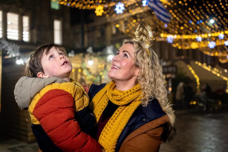 Parisian Christmas Magic: From Notre-Dame to Vendôme - Wandering Through the Domaine National Du Palais-Royal