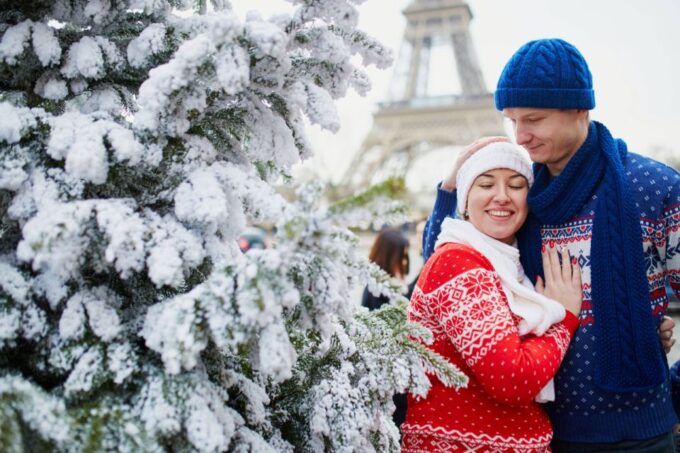 Parisian Christmas Magic: From Notre-Dame to Vendôme - Navigating to the Tours Starting Point
