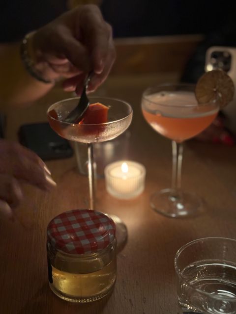Parisolo Meet-Up:A Cultural Stroll,Drinks and Socializing - Fostering Connections Through Interactive Games