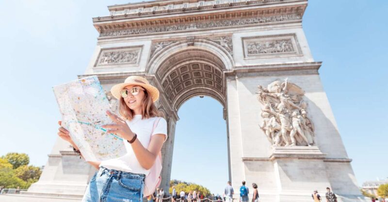 Pariss Old Town and Top Attractions Private Car Tour - Private Car Experience