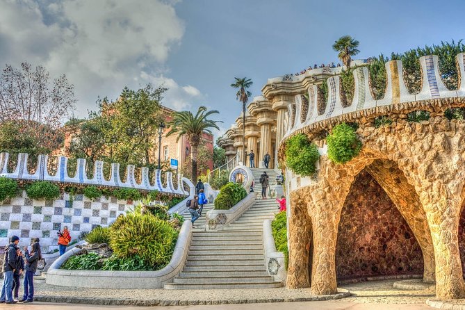 Park Guell & Sagrada Familia Private Tour With Hotel Pick-Up - Skip-the-Line Access Advantages