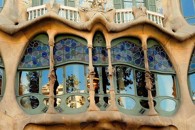 Park Guell & Sagrada Familia Private Tour With Hotel Pick-Up - Customizable Tour Logistics