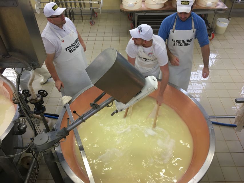 Parma: Parmigiano and Prosciutto Guided Tour - Visiting a Parmigiano-Reggiano Producer