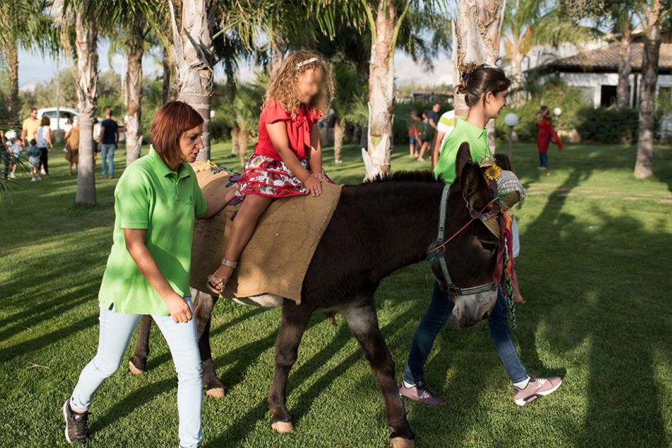 Partinico: Farms Animals and Aromatic Garden Experience - Food and Drink Options