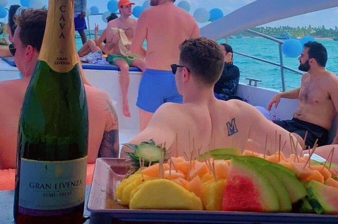 Party Boat / Catamaran Party in Punta Cana - Entertainment and Atmosphere