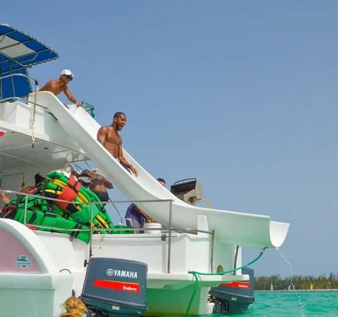 Party Boat / Fiesta En Catamarán En Punta Cana / Free Drinks - Key Points