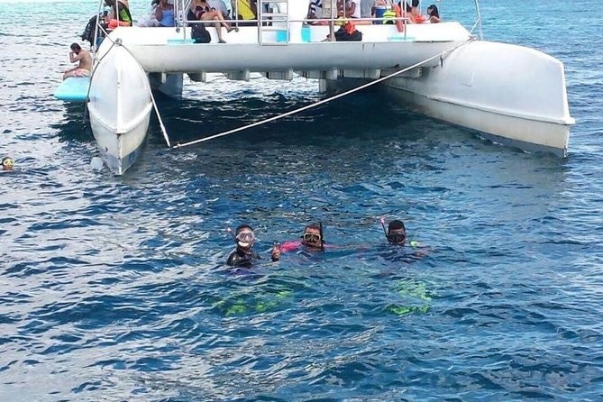 Party Boat in Catamaran With Open Bar + Snorkeling - Reviews Summary