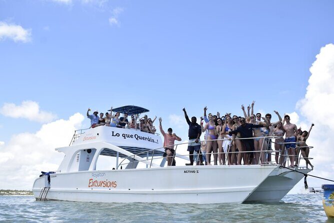 Party boat, Snorkeling, Sand-bar open bar in Bávaro Beach - Key Points