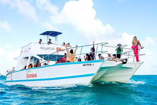 Party boat, Snorkeling, Sand-bar open bar in Bávaro Beach - FAQ