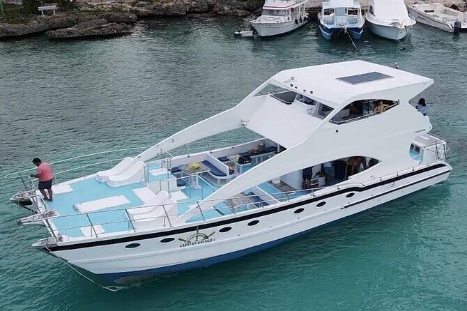 Party Booze Boat Fiesta Sand Bar-Snorkeling-Music-Drinks-Dancing - An In-Depth Look at the Party Booze Boat Experience