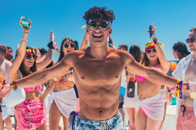 Party Cruise to the Arco de Cabo I Sunset Fajitas - The Experience: What to Expect on the Party Cruise