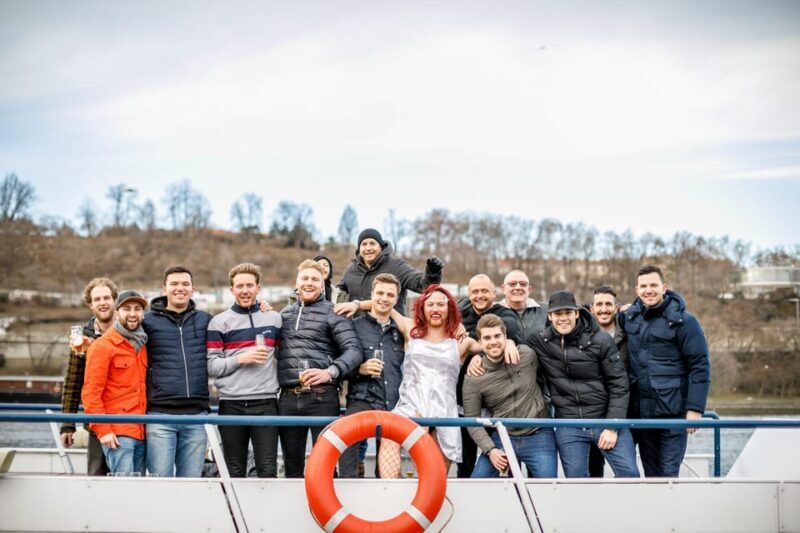 Party in Prague: Private River Cruise with Unlimited Drinks - Detailed Breakdown of the Experience