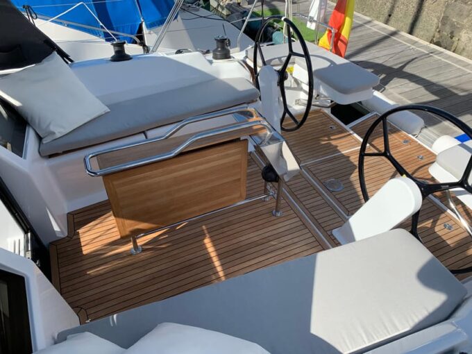 Pasito Blanco : Private Sailing Tour With Food & Drinks - Preparing for the Sailing Adventure