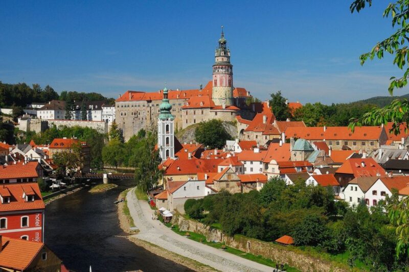 Passau: Private Day Trip to Cesky Krumlov in Czech Republic - Important Information