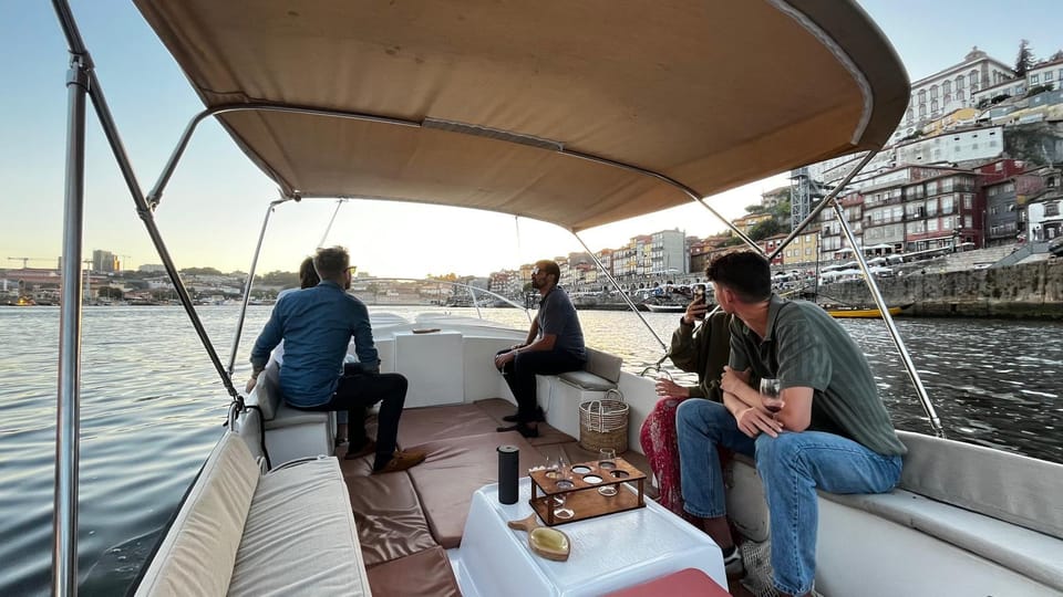 Passeio Barco 6 Pontes Douro com degustação vinho do Porto - The Experience’s Strengths and Possible Drawbacks