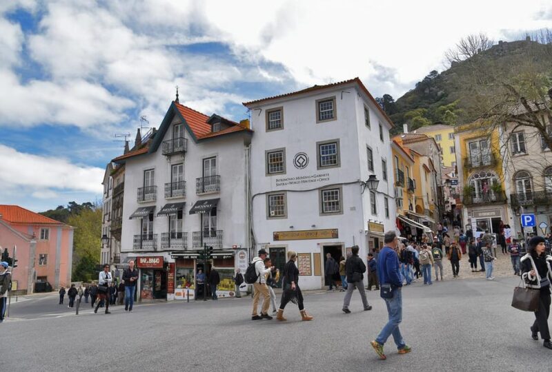 Passeio em Grupo Para Sintra e Cascais Saindo de Lisboa - Key Points