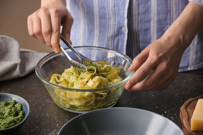 Pasta Cooking Class With Pesto Sauce Making in Rome City Center - Details of the Class