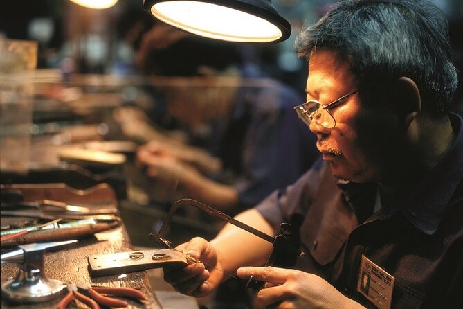 Pattaya City, The Sanctuary Of Truth, & Gems Gallery Shopping Tour - Accessibility Features