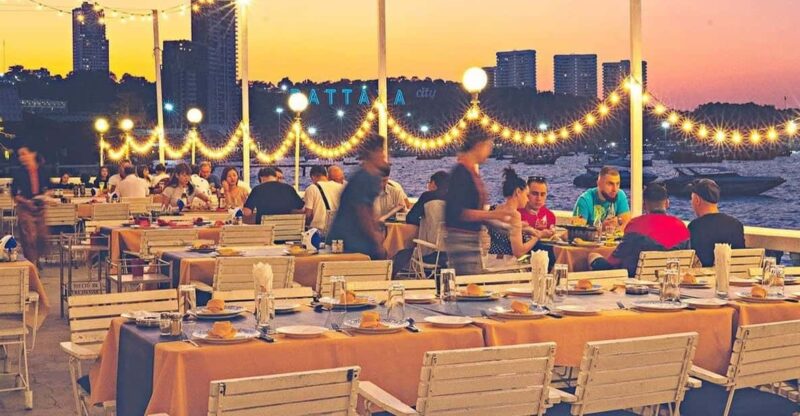 Pattaya: King Seafood Buffet Package - Key Points