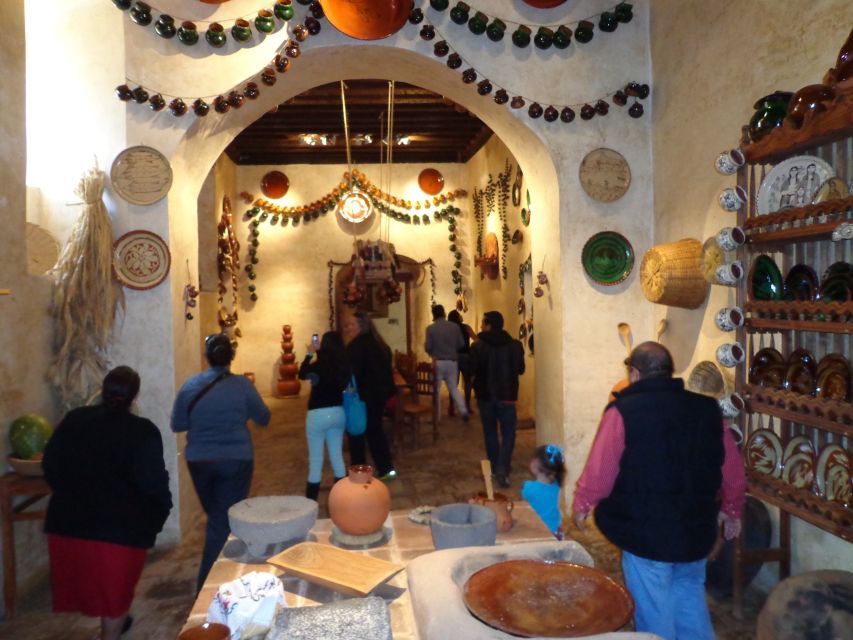 Patzcuaro: Gastronomy Tour - Transportation and Guide