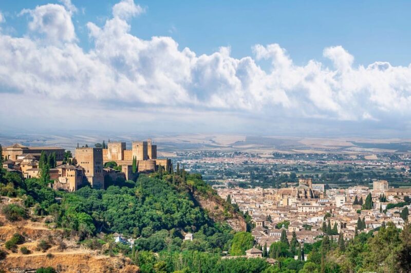 Peaceful Family Walking Tour in Granada - Paseo De Los Tristes