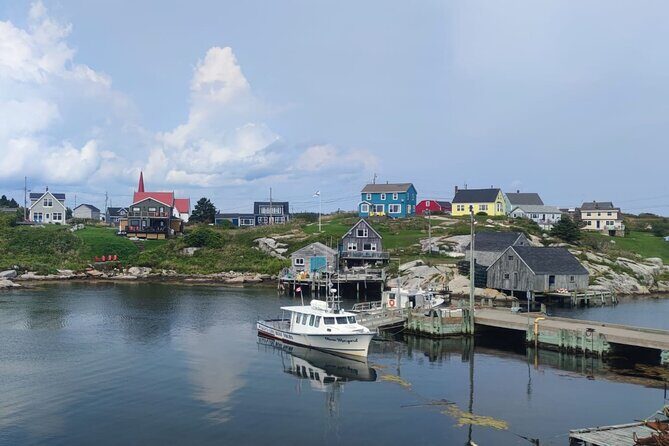 Peggy's Cove - A Balanced Look at the Peggy’s Cove Tour