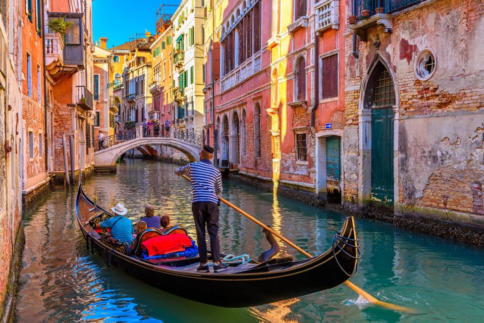 Perfect Private Venice Tour With Gondola Photoshoot - Gondola Photoshoot