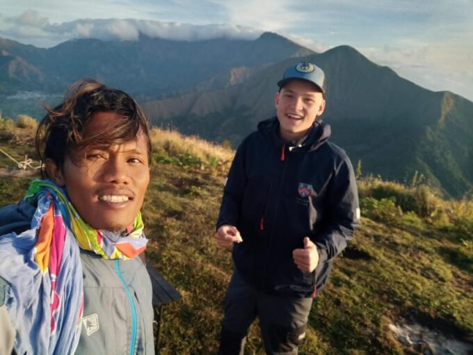Pergasingan Hill Trek: Unveiling the Beauty of Sembalun - Getting to the Meeting Point