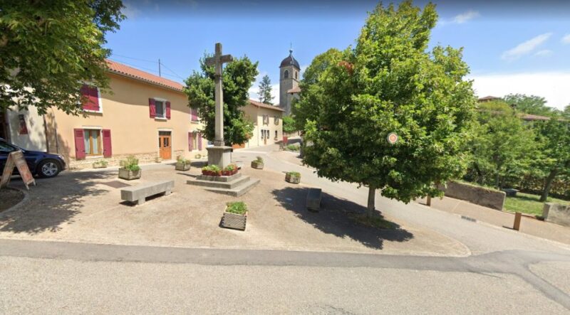 Pérouges: Private Guided Tour of the Medieval Village - Key Points