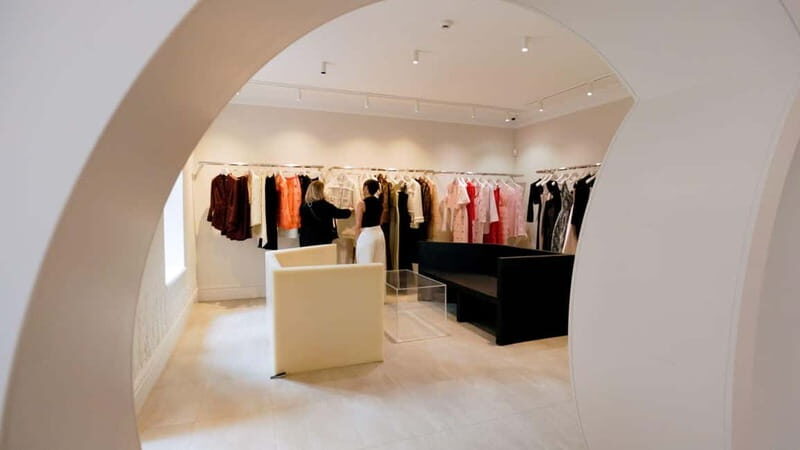 Personalised Shopping Tour with Expert Fashion Stylist - Exploring the Tour in Detail