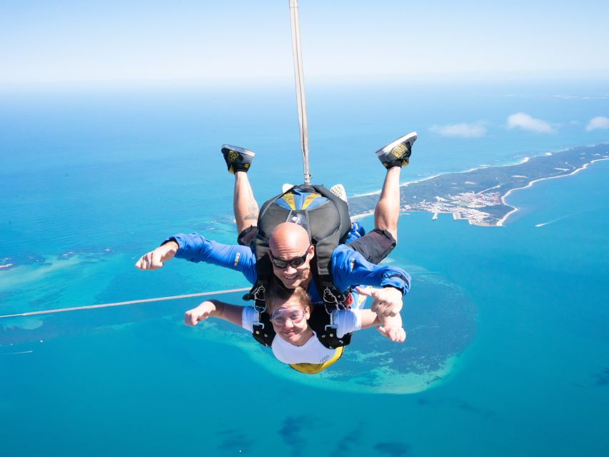 Perth: Tandem Skydive Over Rockingham Beach - Key Points