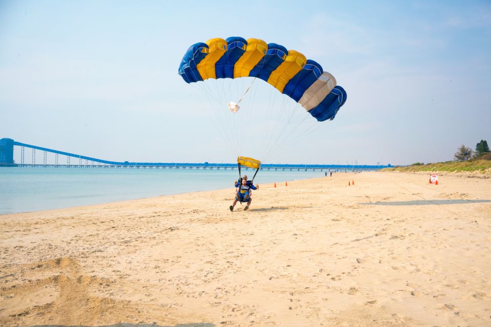 Perth: Tandem Skydive Over Rockingham Beach - Meeting Points