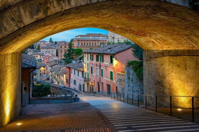 Perugia: City Private Walking Tour and food tasting - Key Points