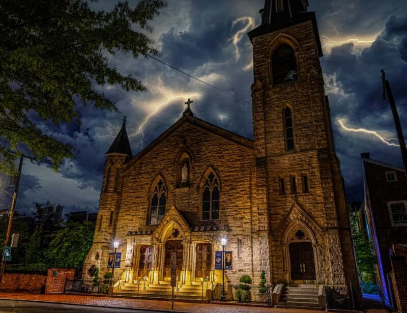 Phantoms of the Potomac: Old Town Alexandria Ghost Tour - Group Dynamics and Accessibility