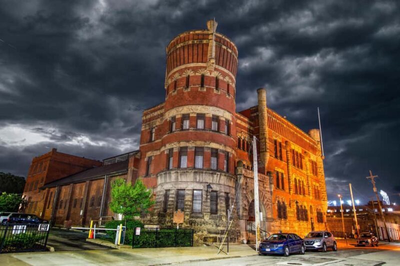 Phantom's Parade on Prospect: Cleveland Ghost Tours - Who Should Consider This Tour?