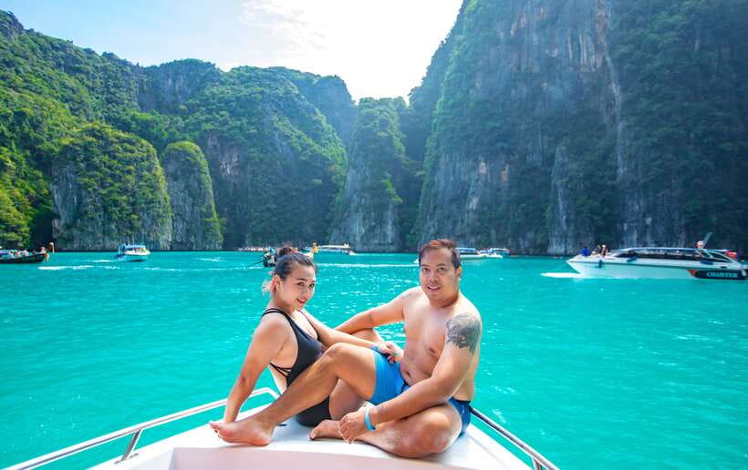 Phi Phi Highlight: Full-Day Island by Speedboat or Catamaran - Key Points