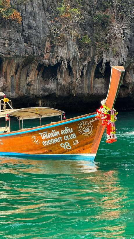 Phi Phi Island : Luxury Private Wooden Boat Rental - Key Points