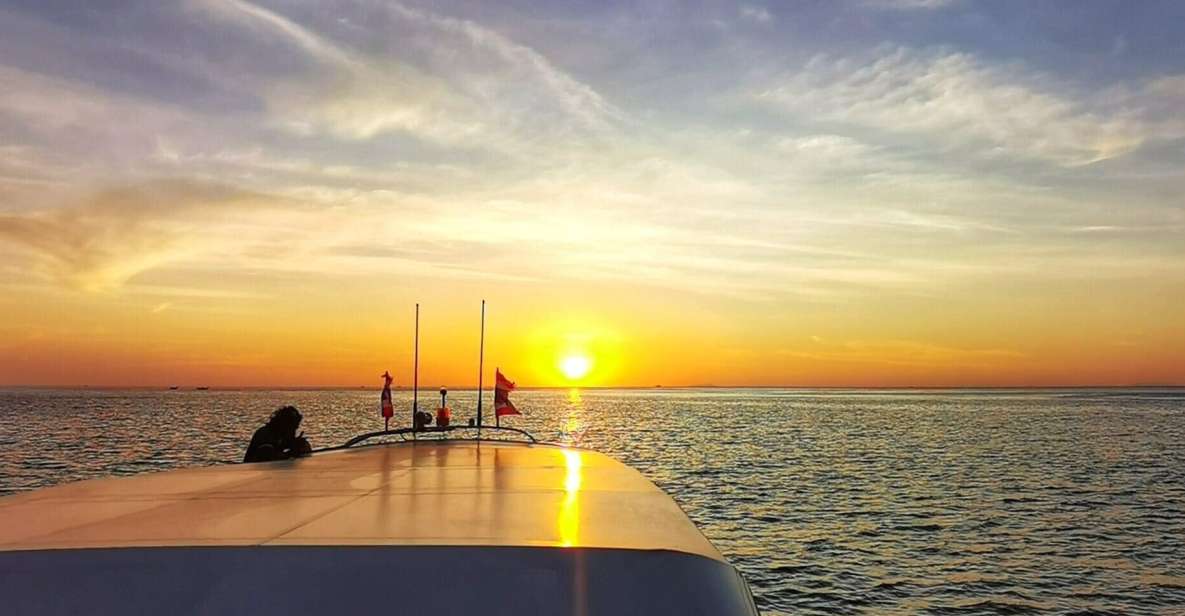 Phi Phi: Sunrise & Beat The Crowds to Maya Bay by Speedboat - Explore Pileh Lagoon