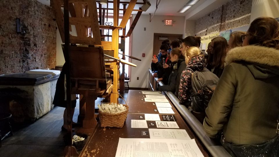 Philadelphia: Colonial Philadelphia Walking Tour - Visiting Christ Church