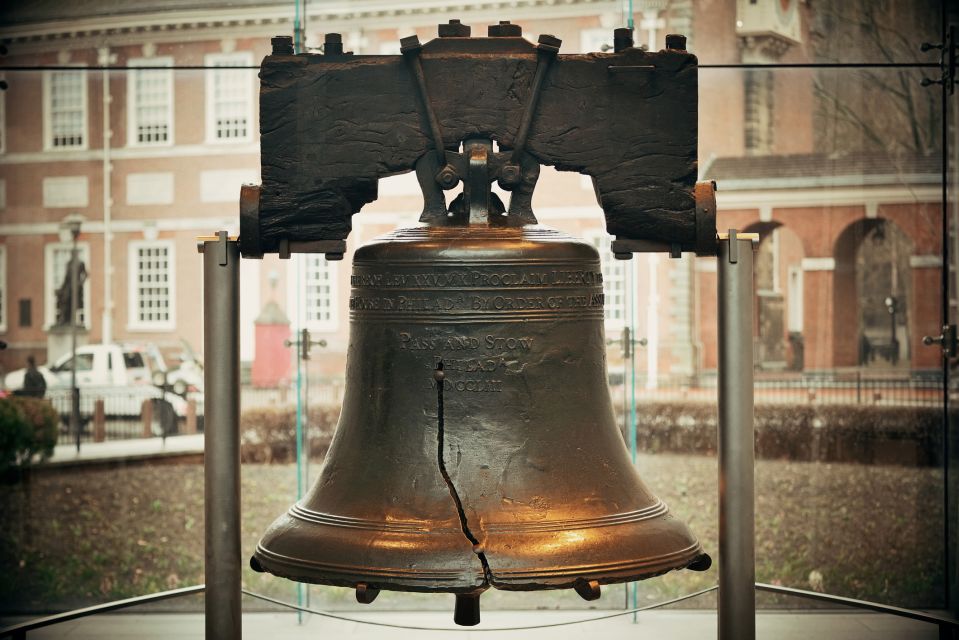 Philadelphia: Ghosts of Philadelphia Walking Tour - Haunted Locations Explored